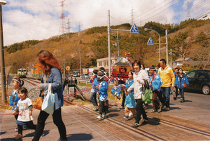 みこしと気動車